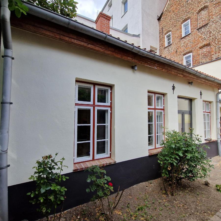 Apartments Im Einhornhaus Lübeck Exteriör bild